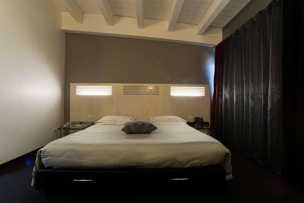 Daytona Business Hotel Collecchio Phòng bức ảnh